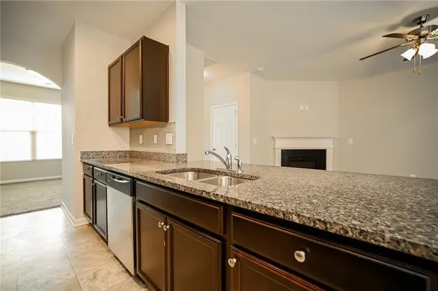 $2,230 | 3764 Shenfield Drive, Unit 195, Union City, GA 30291