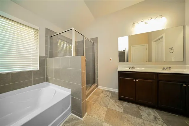 $2,230 | 3764 Shenfield Drive, Unit 195, Union City, GA 30291