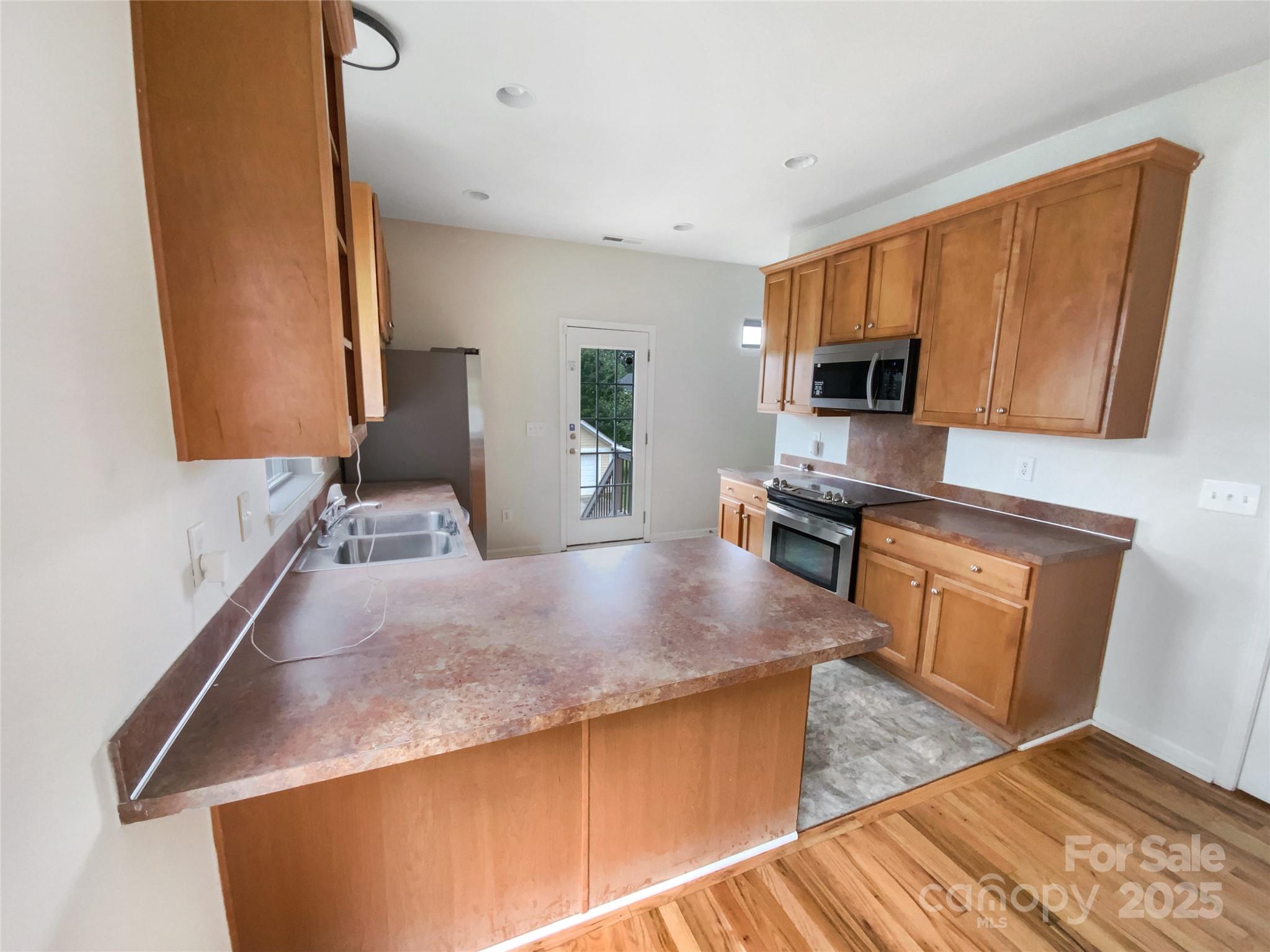 7400 Gilead Road Huntersville, NC 28078 - Photo 6 of 20 Gallery Image 6