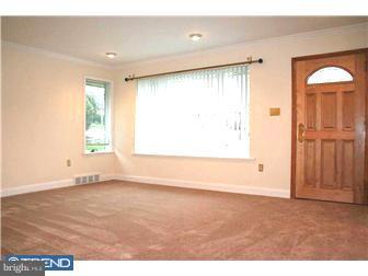 2312 Poplar Road Havertown, PA 19083 - Photo 5 of 10 Living Room