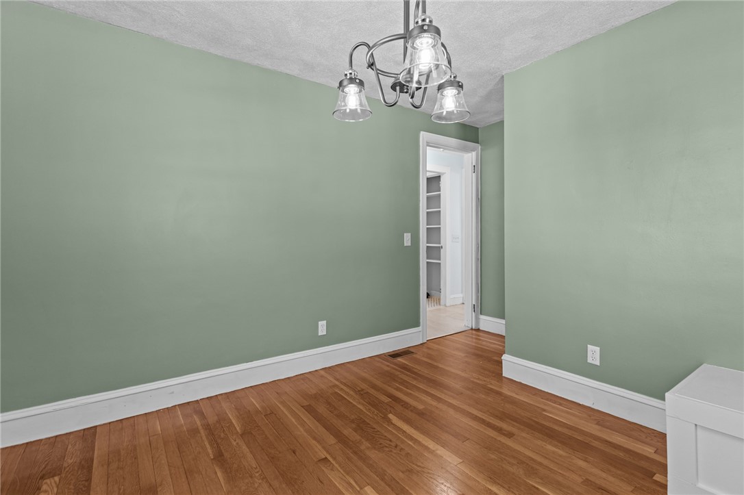 22 Phillips Avenue Warwick, RI 02888 - Photo 11 of 38