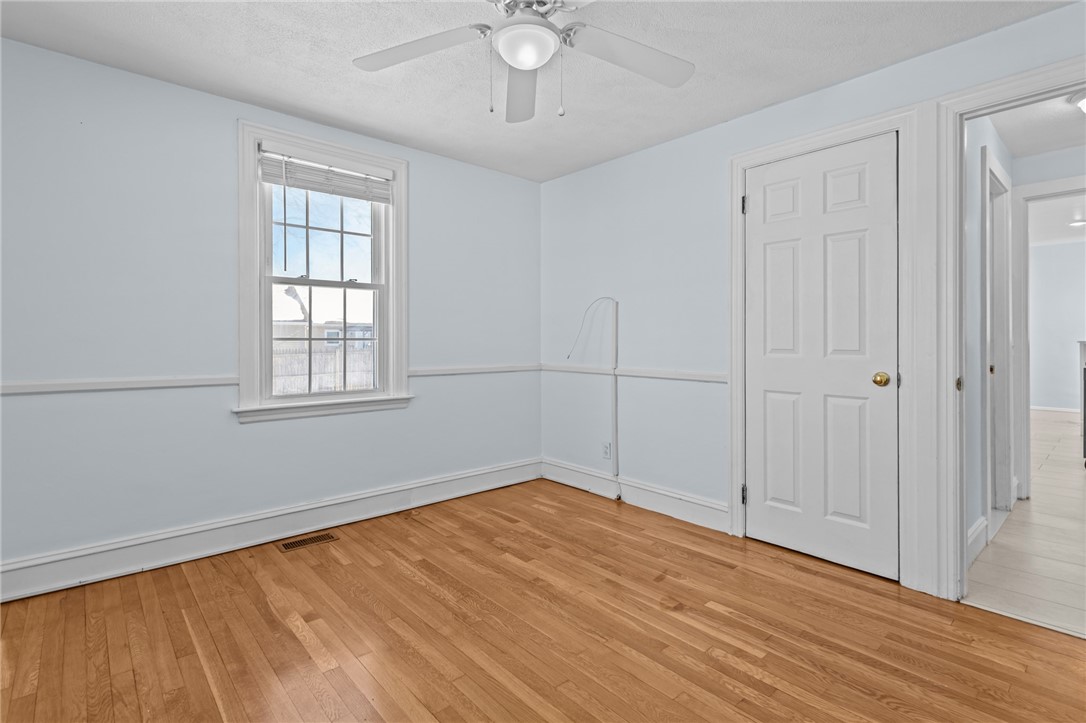 22 Phillips Avenue Warwick, RI 02888 - Photo 15 of 38