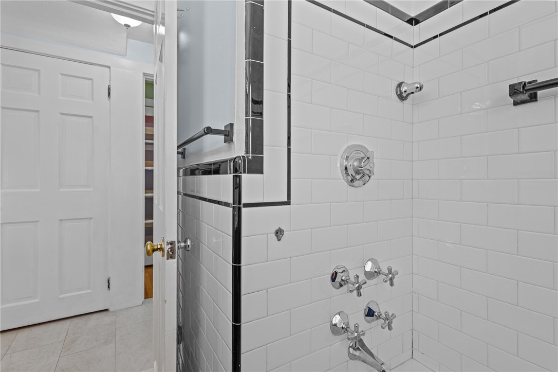 22 Phillips Avenue Warwick, RI 02888 - Photo 17 of 38