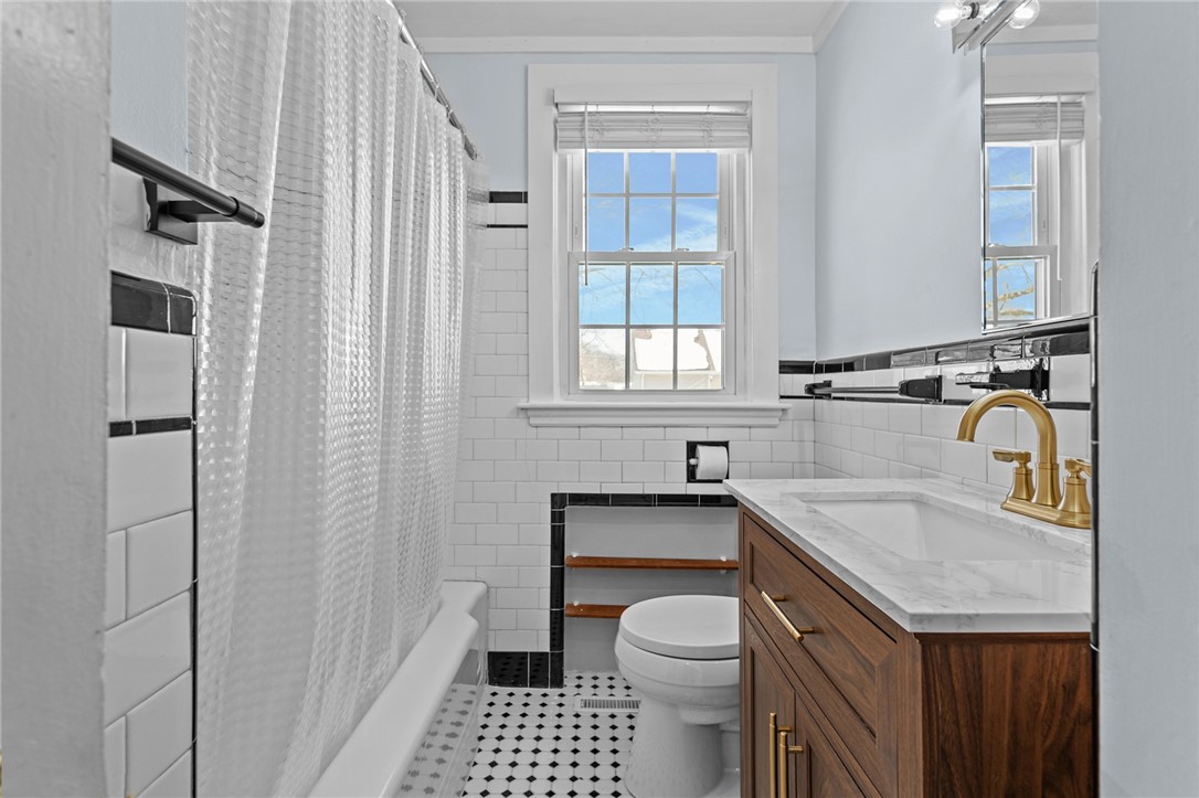 22 Phillips Avenue Warwick, RI 02888 - Photo 18 of 38