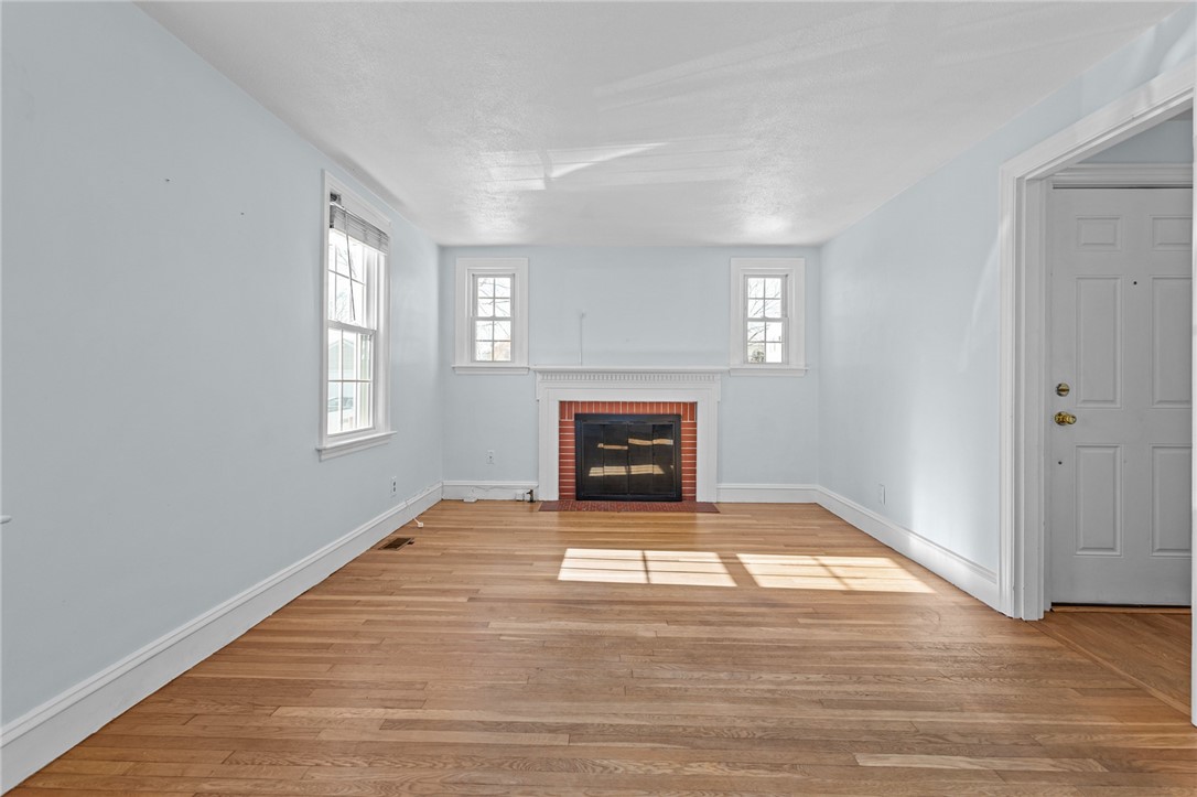 22 Phillips Avenue Warwick, RI 02888 - Photo 20 of 38