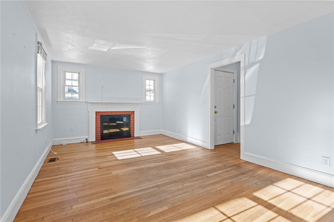 22 Phillips Avenue Warwick, RI 02888 - Photo 21 of 38