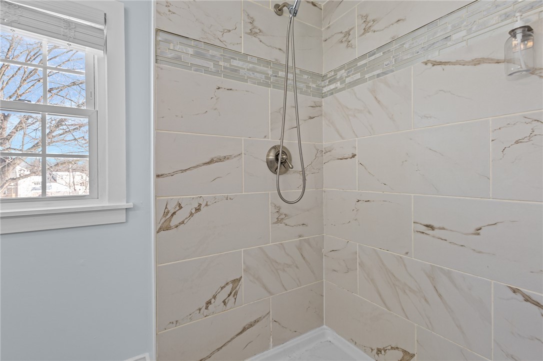 22 Phillips Avenue Warwick, RI 02888 - Photo 32 of 38