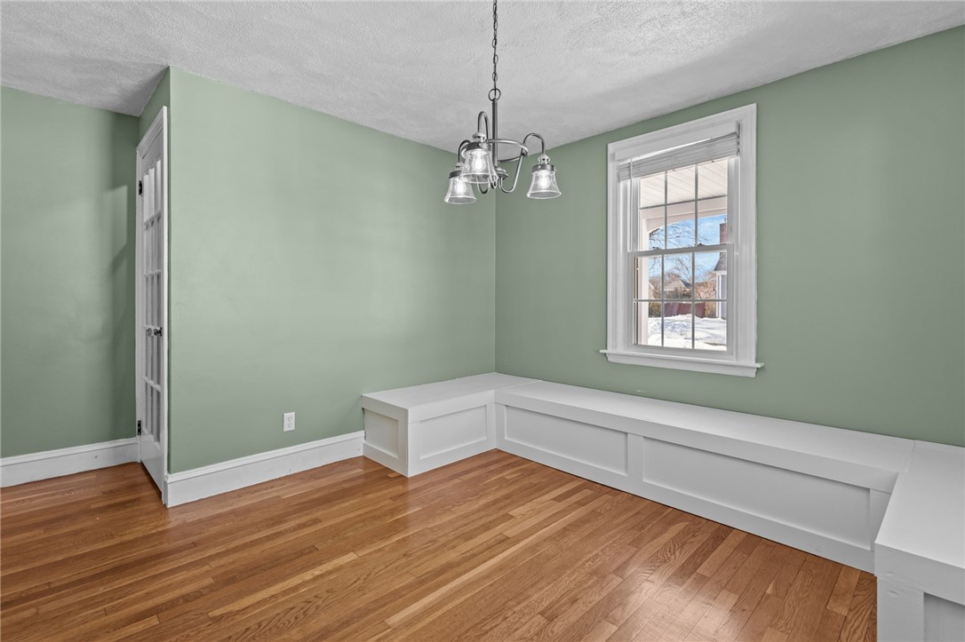 22 Phillips Avenue Warwick, RI 02888 - Photo 10 of 38