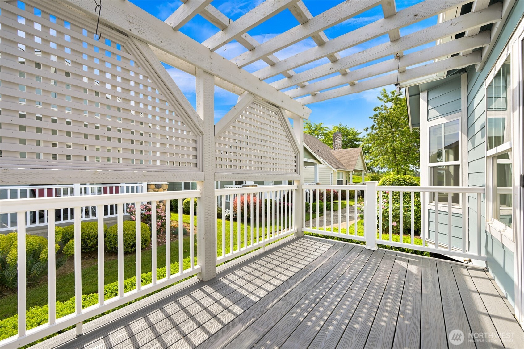 500 Fieldstone Loop, Unit 14 Lynden, WA 98264 - Photo 24 of 25 a view of a balcony with wooden floor