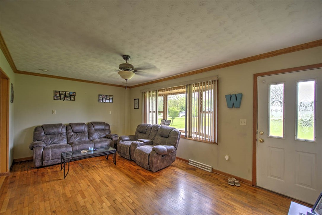 1869 Race Drive Decatur, IL 62521 - Photo 4 of 19