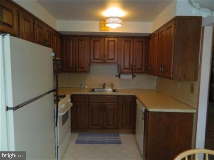 3915 Gideon Road Brookhaven, PA 19015 - Photo 6 of 10 Kitchen
