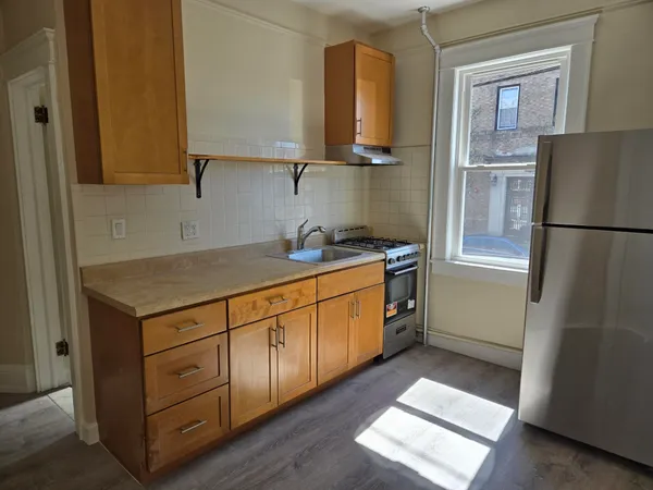 $1,625 | 436 Anderson Avenue, Unit 3, Cliffside Park, NJ 07010