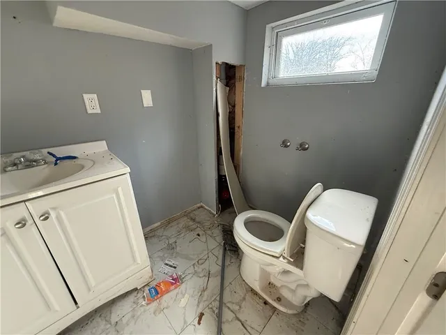 $74,900 | 739 Kiowa Street, Leavenworth, KS 66048