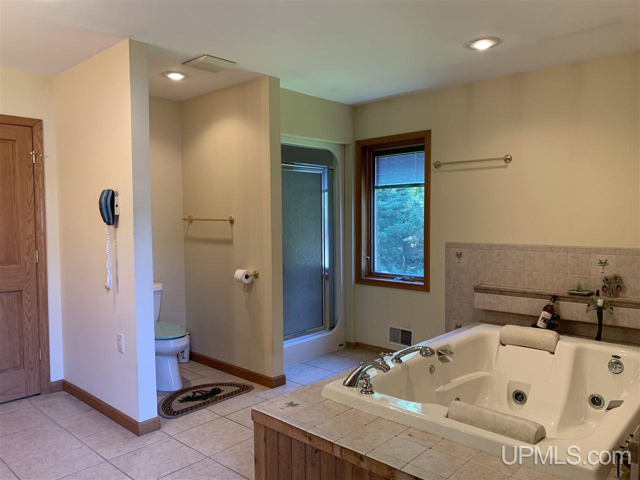 16421 Bayshore Road Lanse, MI 49946 - Photo 10 of 49 Gallery Image 10