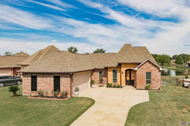 $284,000 | 423 Lakeshore Drive, Oscar, LA 70762