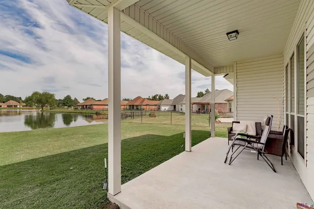 $284,000 | 423 Lakeshore Drive, Oscar, LA 70762