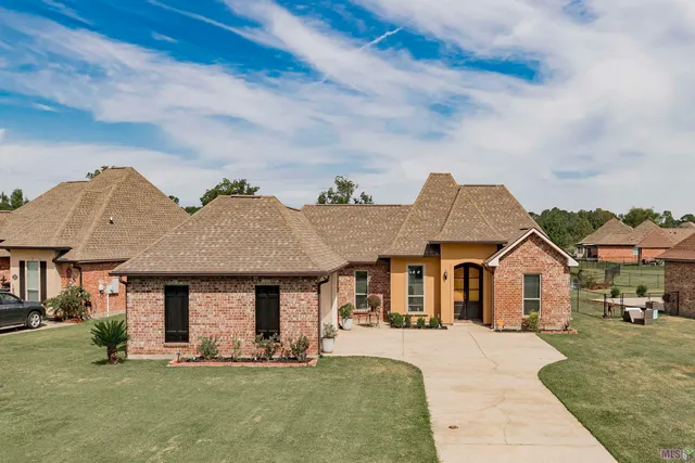 $284,000 | 423 Lakeshore Drive, Oscar, LA 70762
