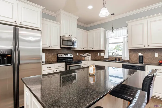 $284,000 | 423 Lakeshore Drive, Oscar, LA 70762