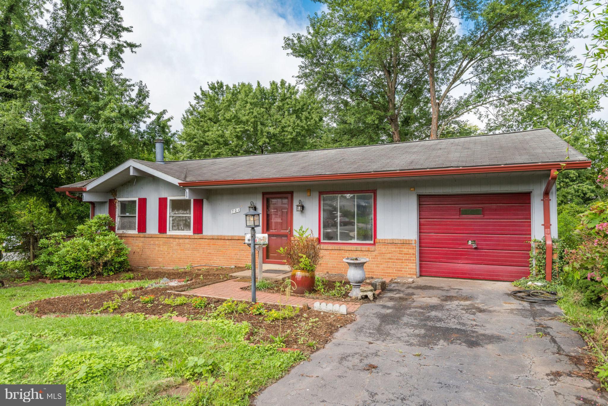 701 West Poplar Road Sterling, VA 20164 - Photo 2 of 28 Exterior (Front)