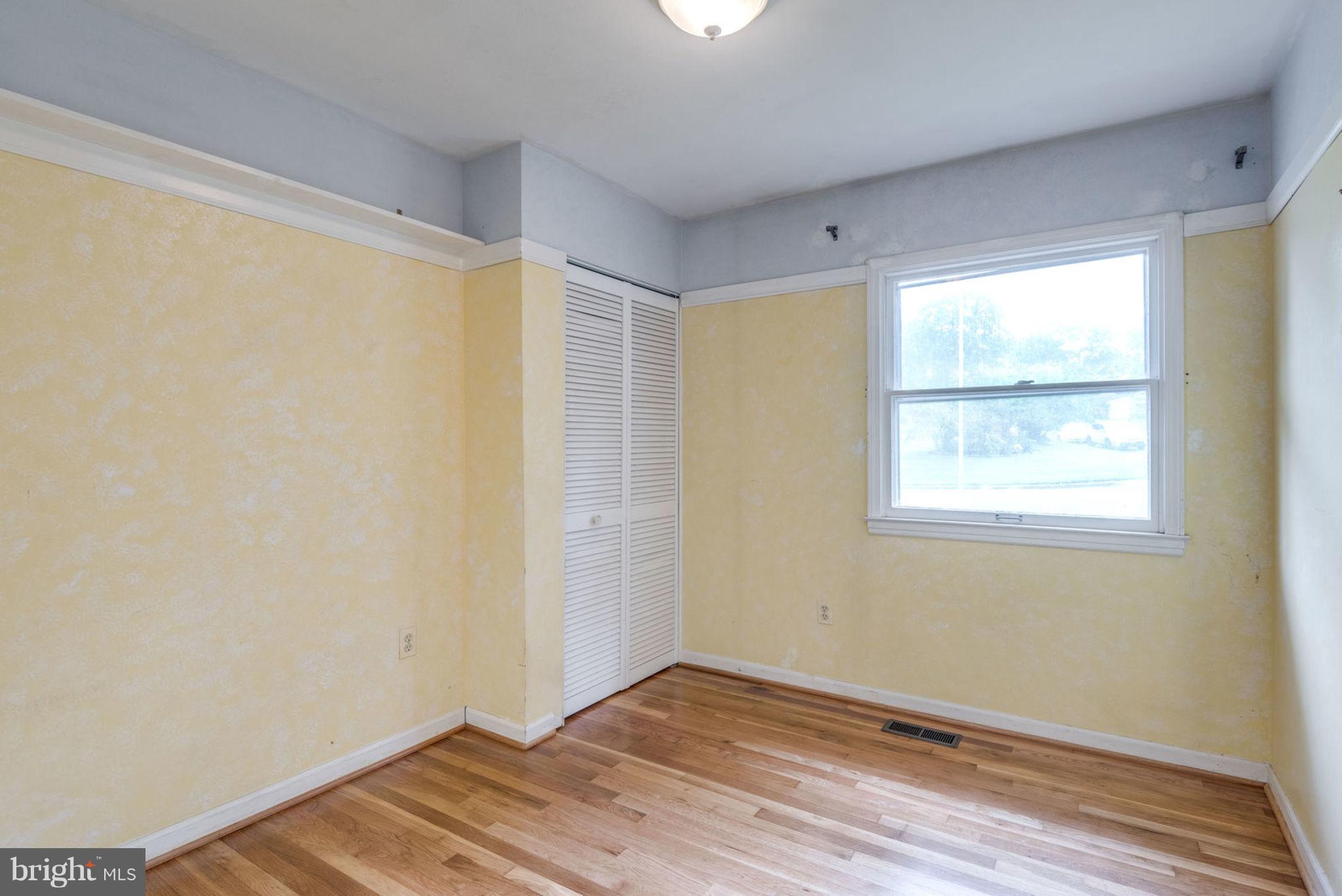 701 West Poplar Road Sterling, VA 20164 - Photo 12 of 28 Main Level Bedroom 1