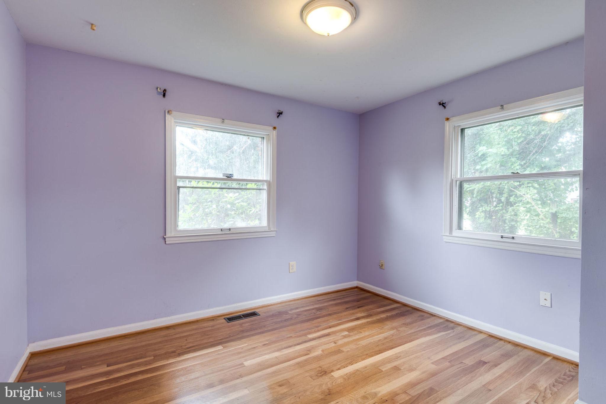 701 West Poplar Road Sterling, VA 20164 - Photo 16 of 28 Main Level Bedroom 3