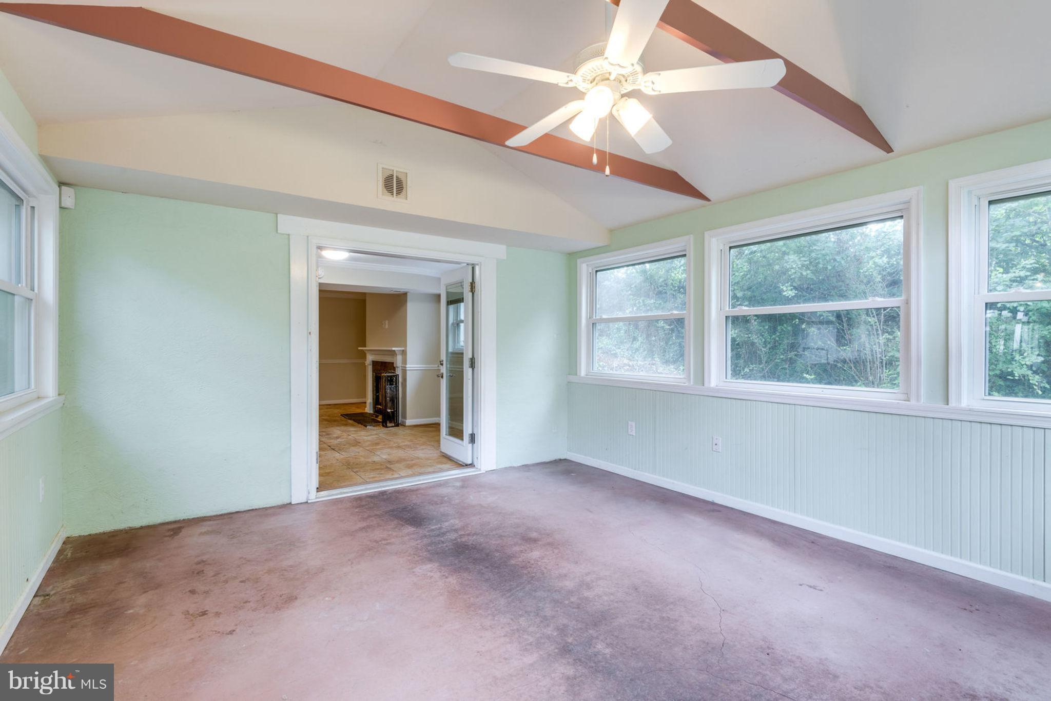 701 West Poplar Road Sterling, VA 20164 - Photo 22 of 28 Four Season Sun Room