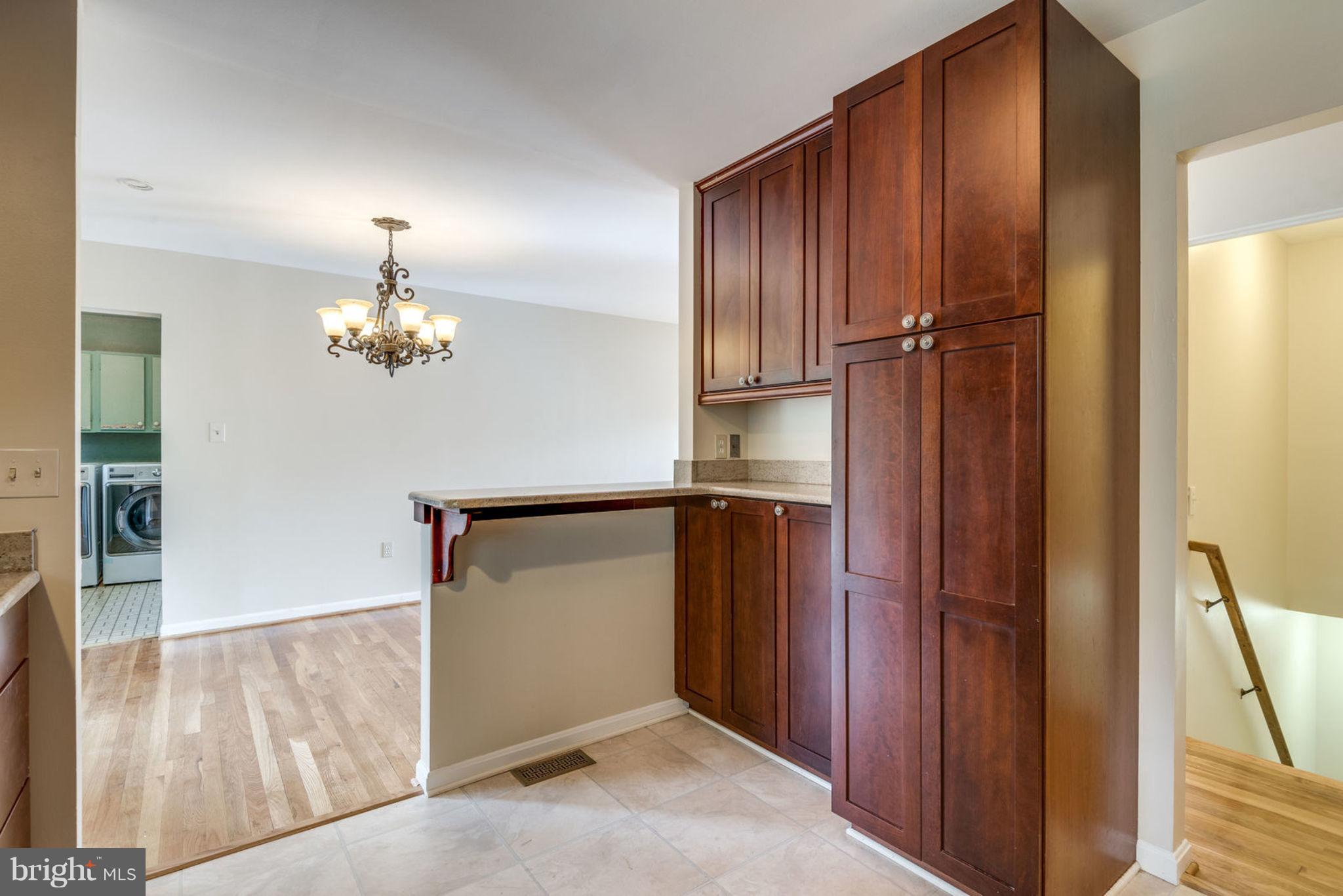 701 West Poplar Road Sterling, VA 20164 - Photo 5 of 28 Kitchen