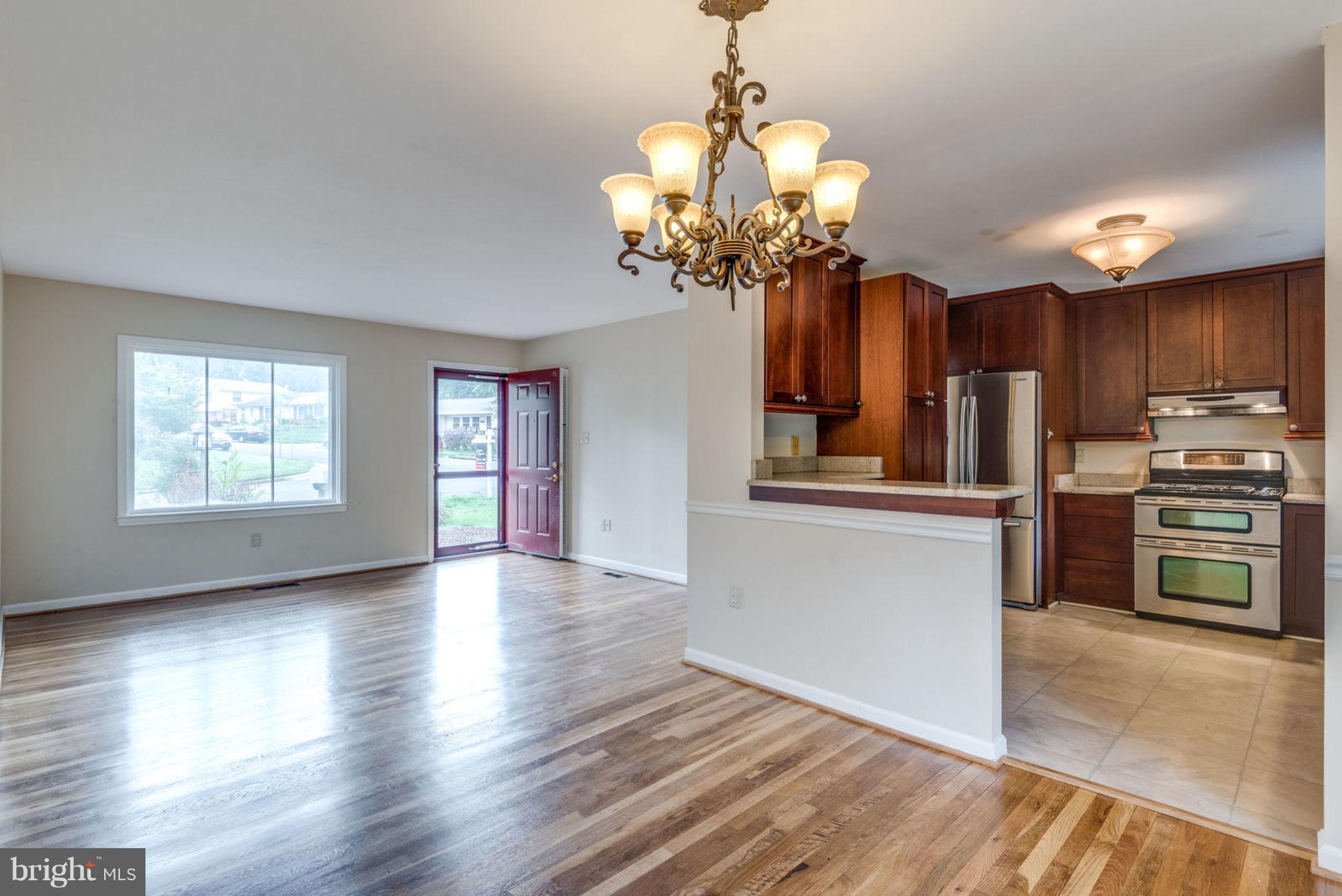 701 West Poplar Road Sterling, VA 20164 - Photo 6 of 28 Kitchen