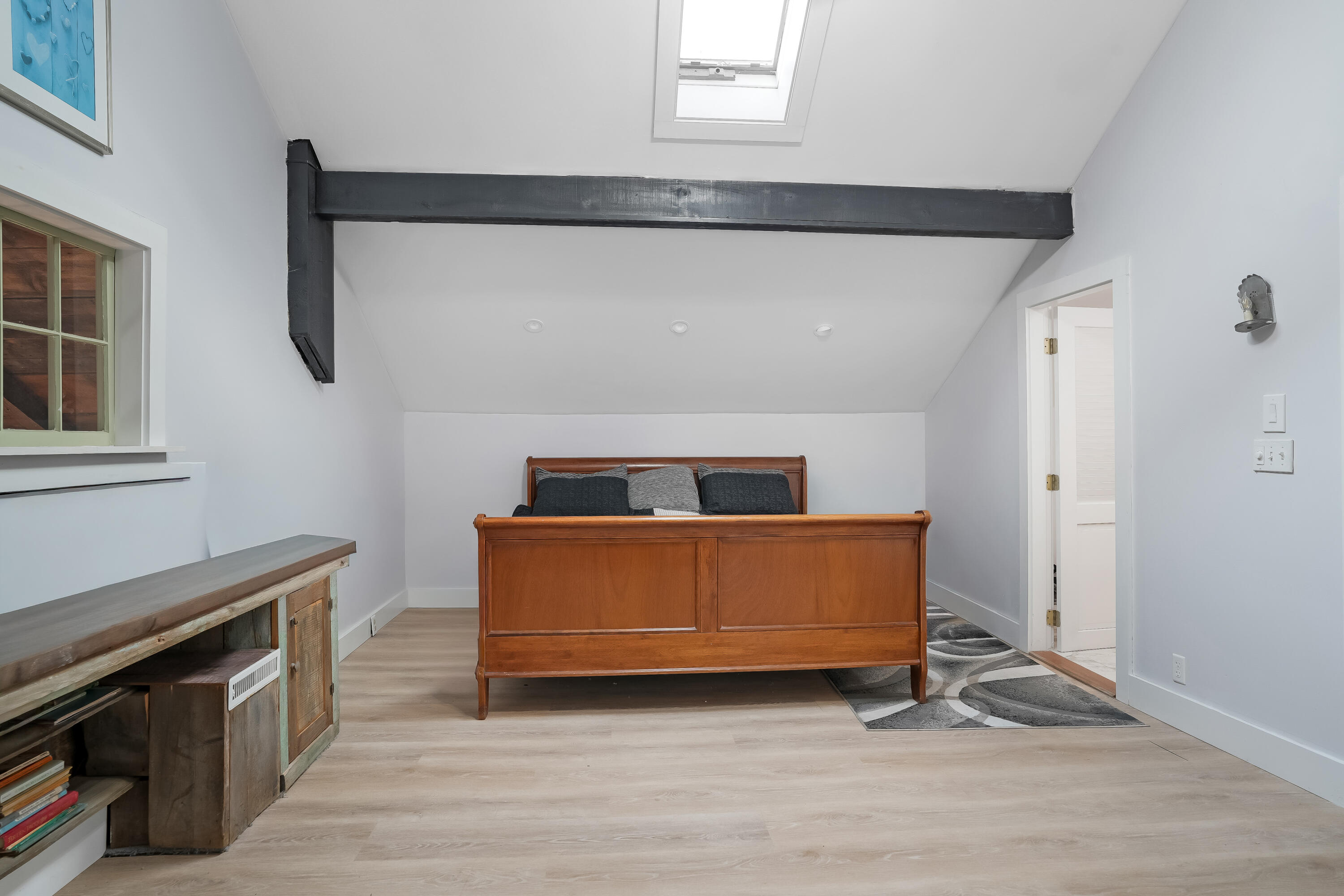 32 Norton Orchard Road Edgartown, MA 02539 - Photo 22 of 26 a room with furniture and a window