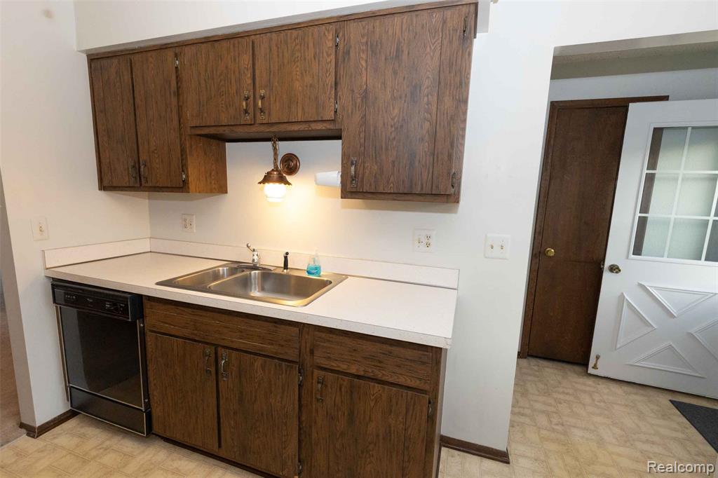 125 Cuttle Road, Unit 44 Marysville, MI 48040 - Photo 9 of 46