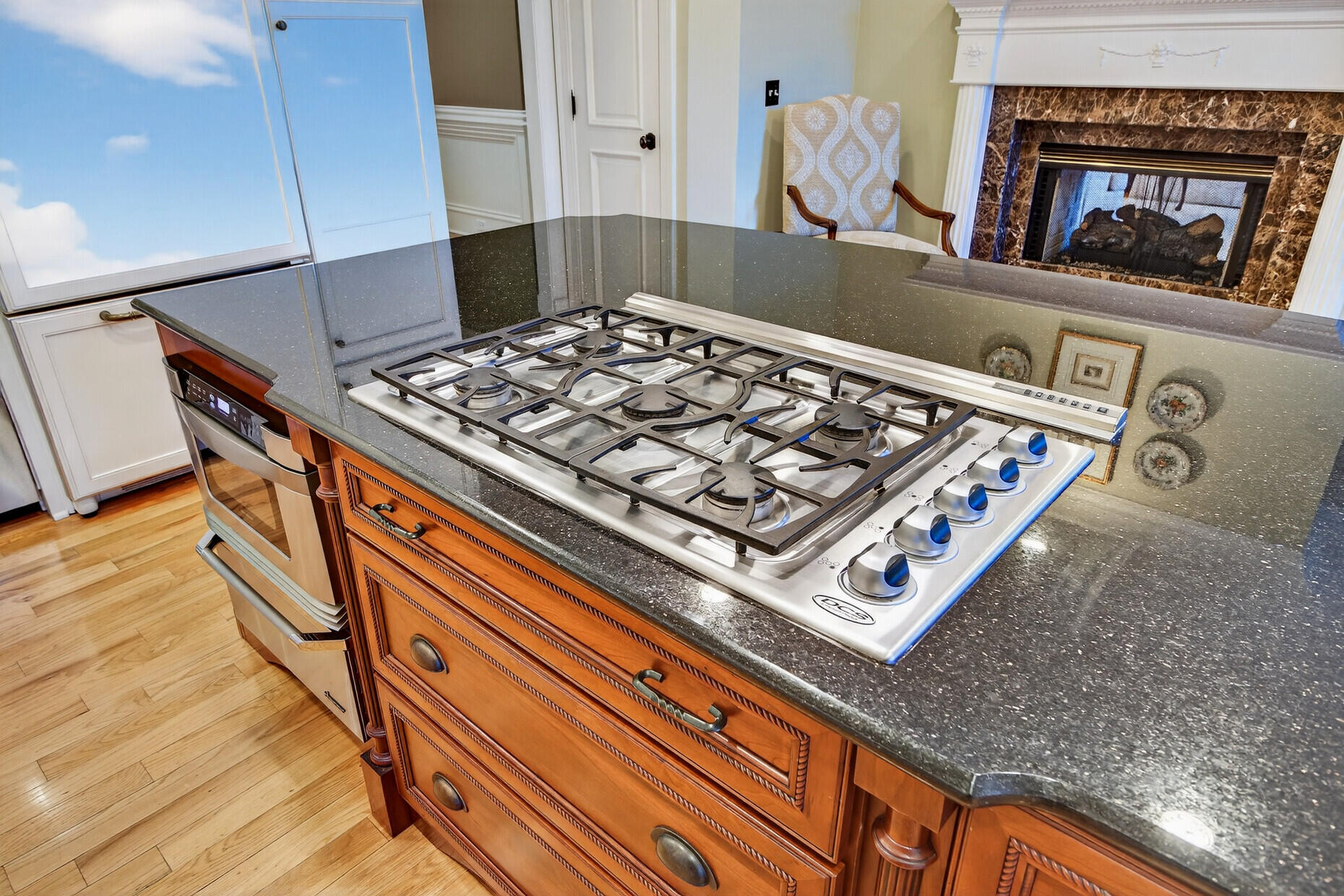 2992 Pignatelli Crescent Mount Pleasant, SC 29466 - Photo 22 of 86 Fisher&Paykel Cooktop & Downdraft