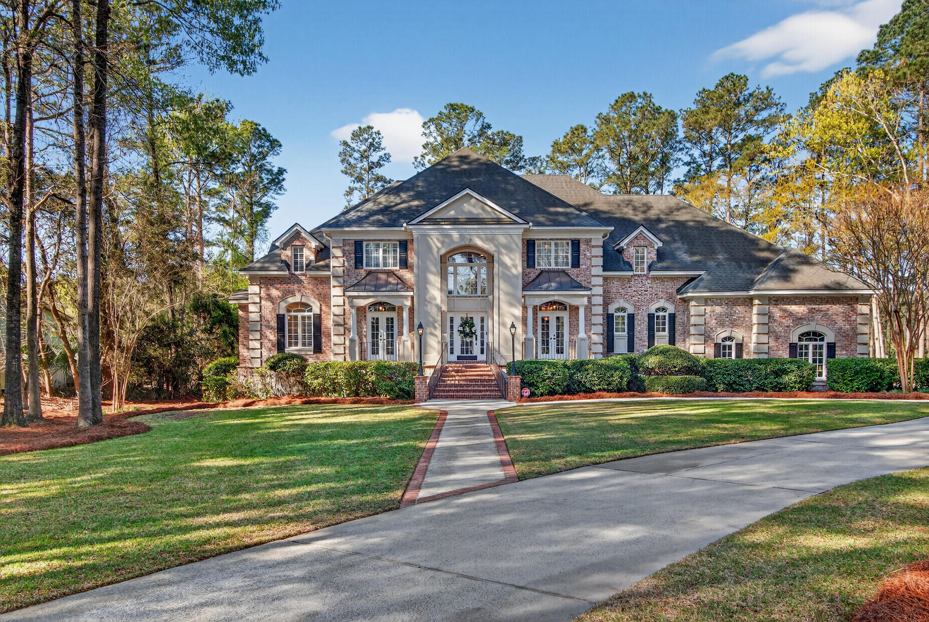 2992 Pignatelli Crescent Mount Pleasant, SC 29466 - Photo 5 of 86 Perfectly manicured front lawn