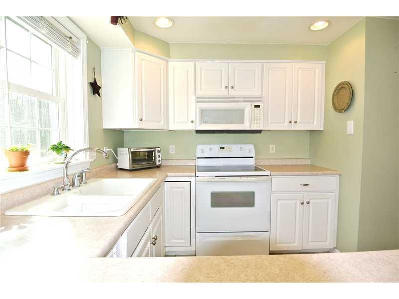60 Shadagee Road, Unit 17 Saco, ME 04072 - Photo 6 of 27 Kitchen.