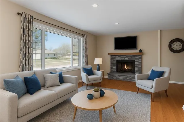 $375,000 | 6949 Russell Street, Overland Park, KS 66204