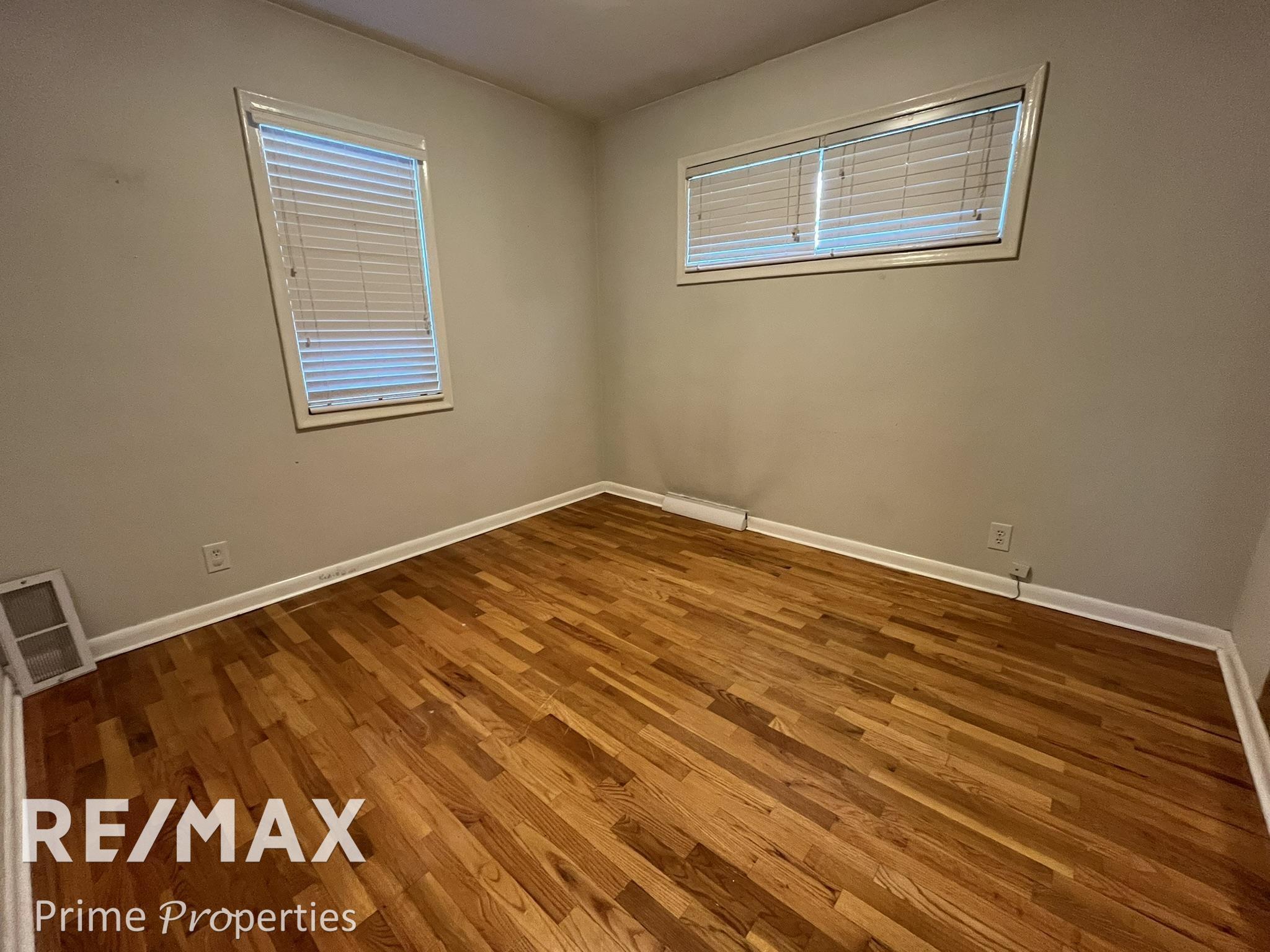 3713 Risedorph Avenue Flint, MI 48506 - Photo 10 of 23 50193282-1cf865e8-9946-4437-b0c7-abed7a7db16e.JPG