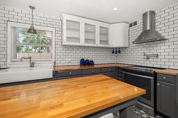 $489,000 | 310 North Lincoln Avenue, Clearwater, FL 33755