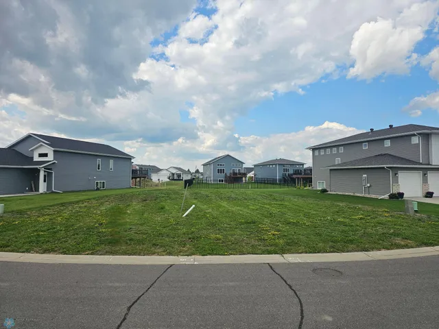 $46,000 | 4878 Hampton Drive East, Moorhead, MN 56560