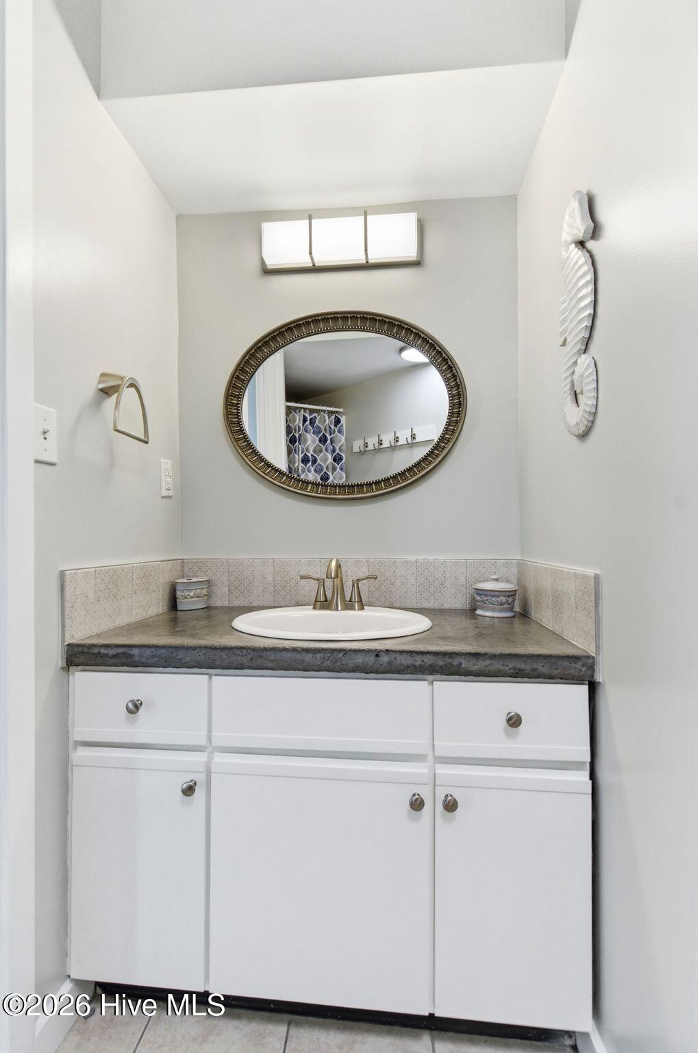 2000 New River Inlet Road, Unit 3201 North Topsail Beach, NC 28460 - Photo 25 of 65 Ensuite bathroom 2
