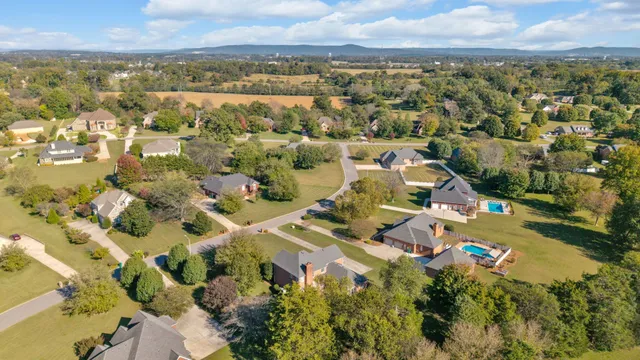 $585,000 | 101 Westmeade Drive, Winchester, TN 37398