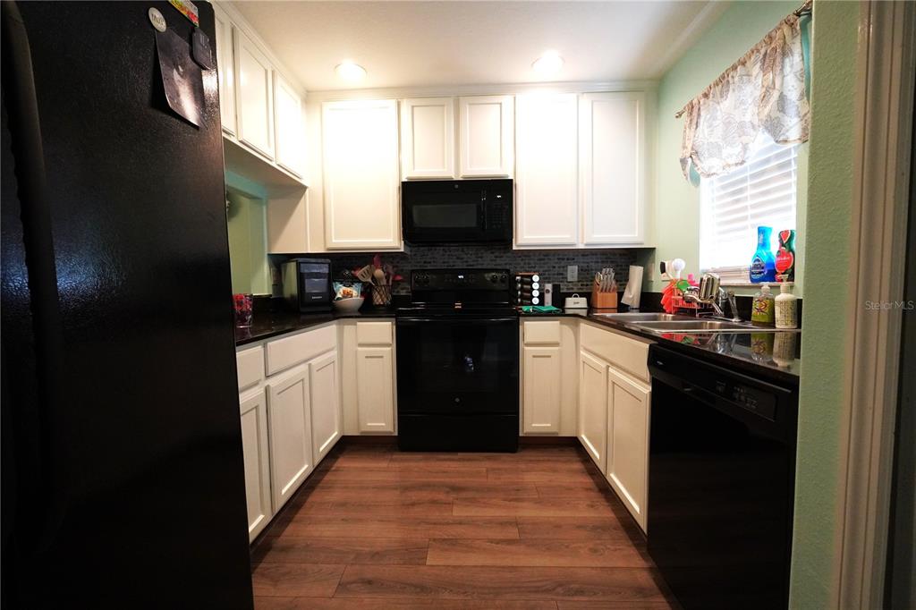 5463 River Rock Road Lakeland, FL 33809 - Photo 7 of 34