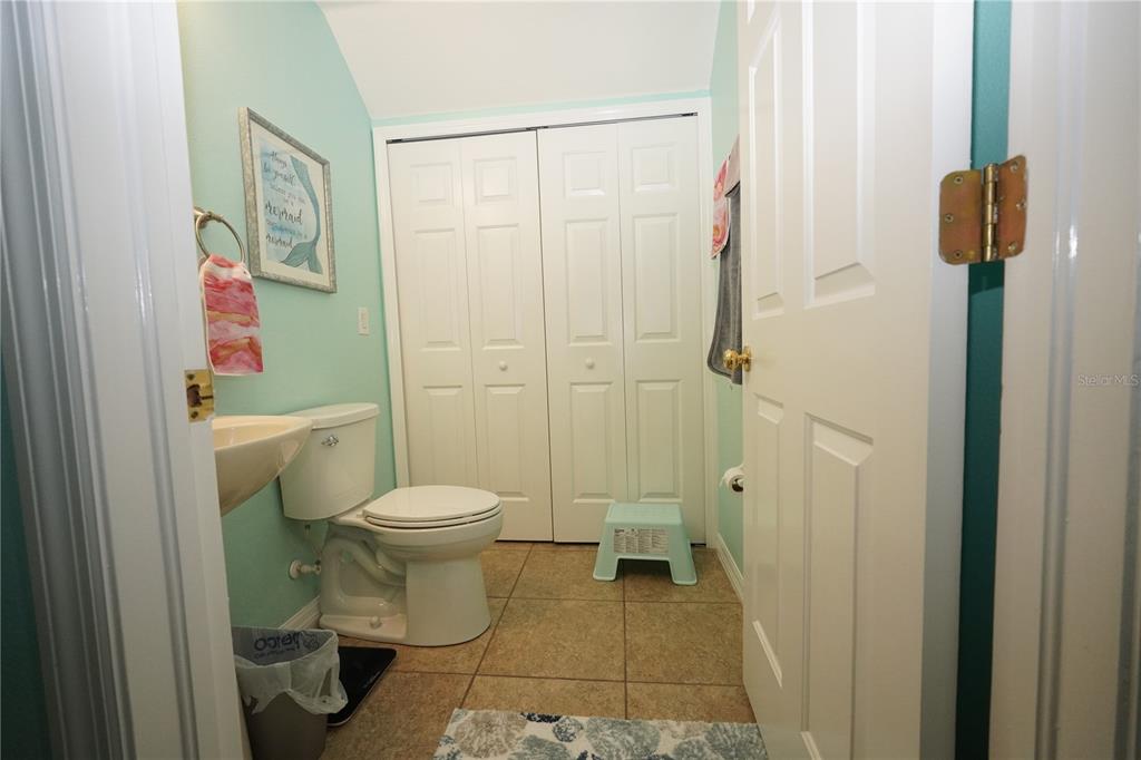 5463 River Rock Road Lakeland, FL 33809 - Photo 9 of 34