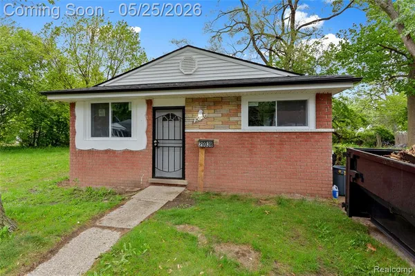 $1,300 | 20038 Santa Rosa Drive, Detroit, MI 48221