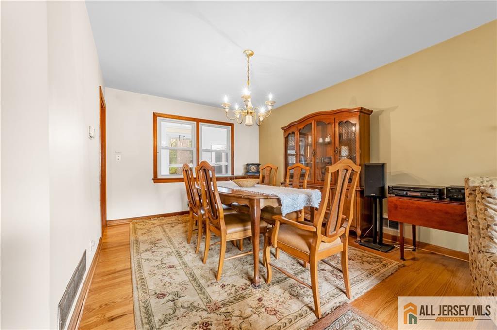 286 Franklin Road North Brunswick, NJ 08902 - Photo 5 of 25 Gallery Image 5