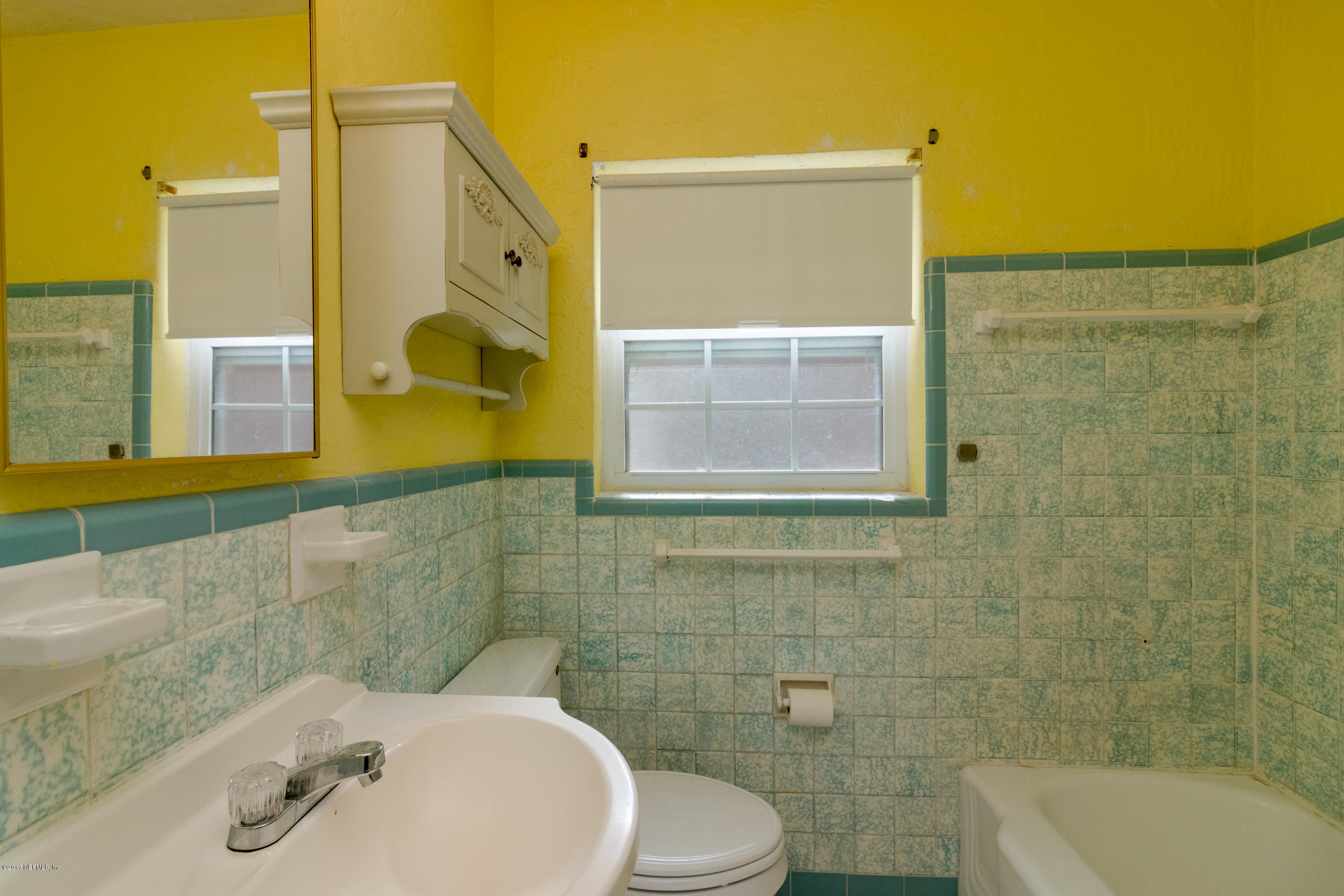 6217 Temple Road Jacksonville, FL 32217 - Photo 18 of 29 Bathroom