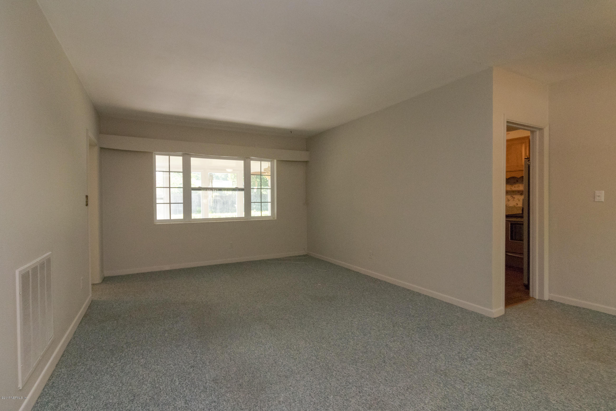 6217 Temple Road Jacksonville, FL 32217 - Photo 6 of 29 Living Room
