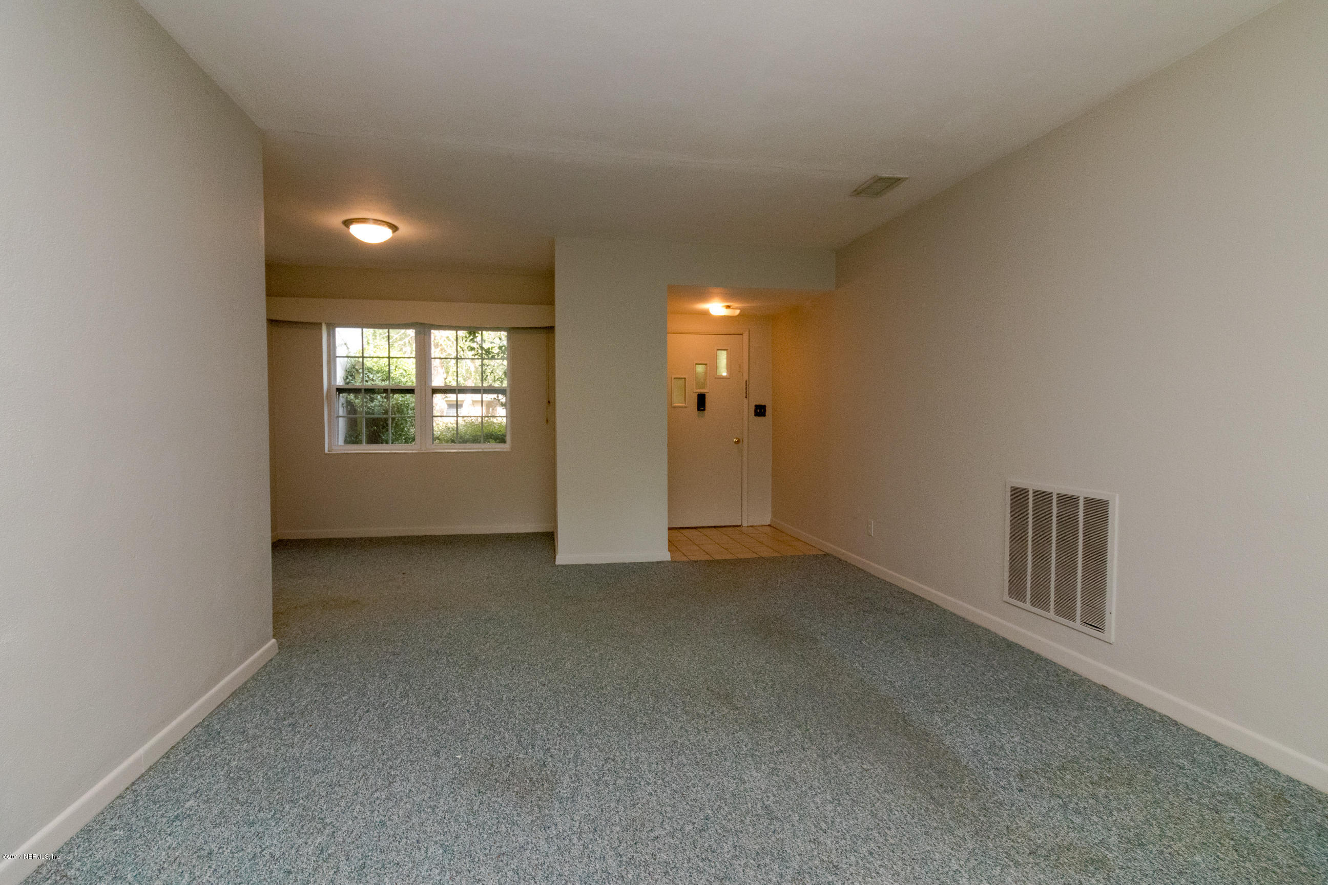 6217 Temple Road Jacksonville, FL 32217 - Photo 9 of 29 Living View 4