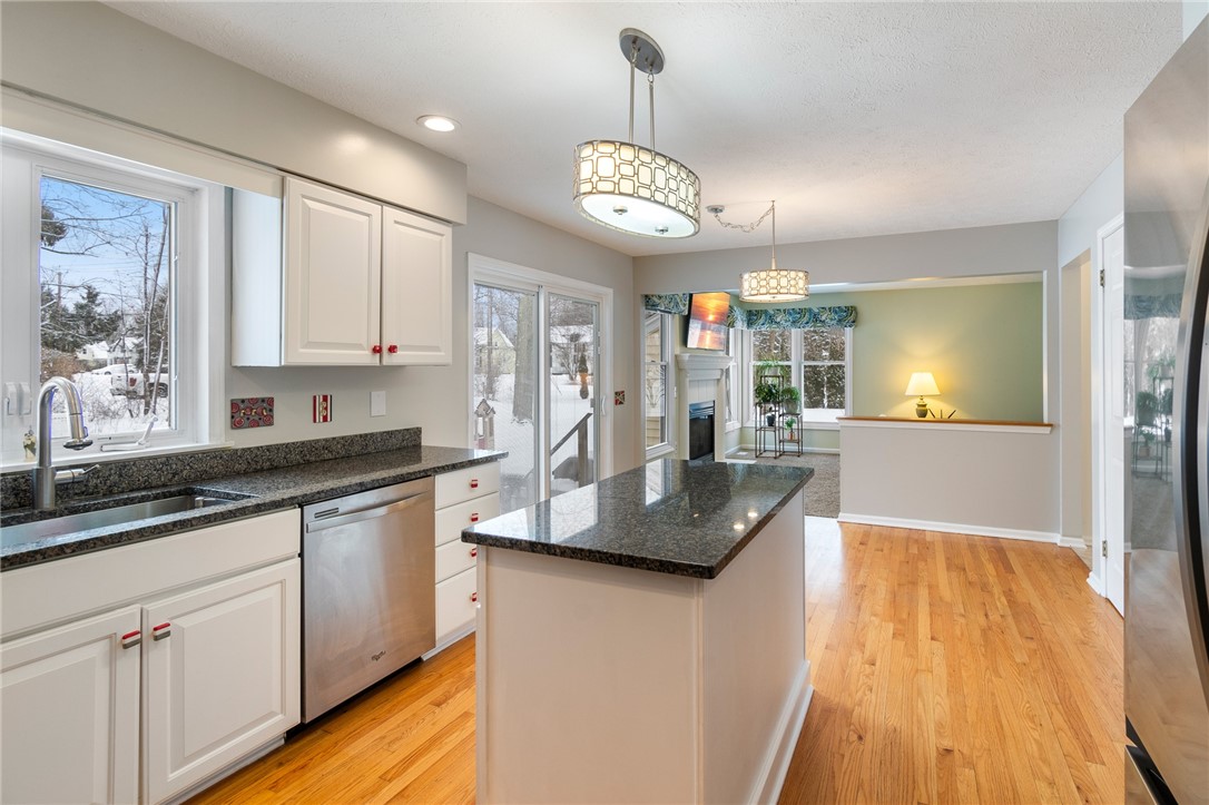 950 Lothario Circle Webster, NY 14580 - Photo 3 of 42