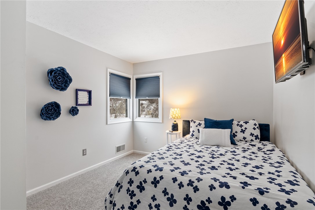 950 Lothario Circle Webster, NY 14580 - Photo 32 of 42