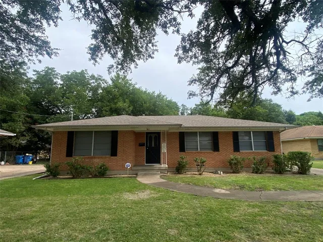 $1,750 | 741 West Main Street, Lancaster, TX 75146