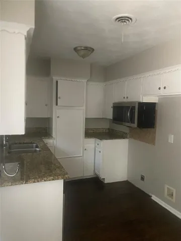 $1,750 | 741 West Main Street, Lancaster, TX 75146